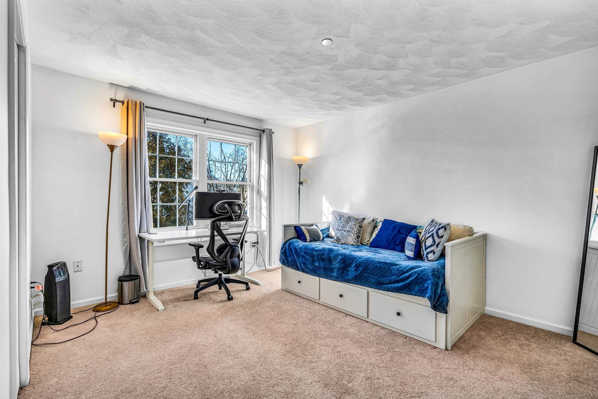 555 Main St # 8