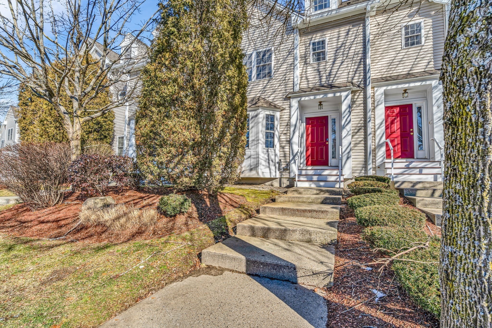 555 Main St # 8