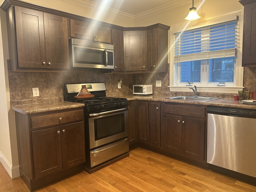 74-76 Stanley Avenue # 76