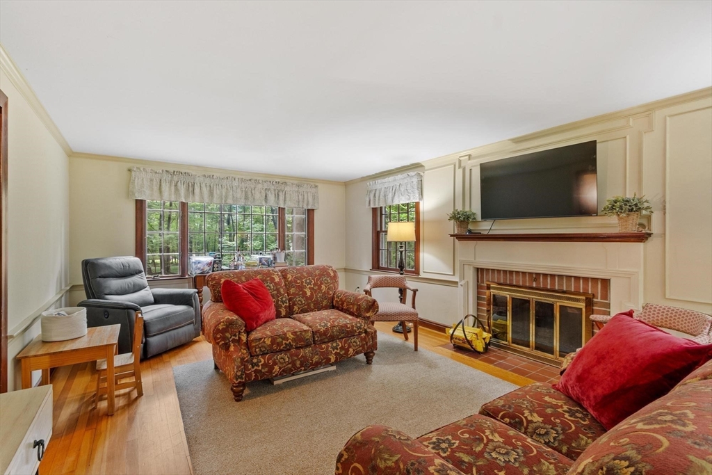 67 Glencrest Dr
