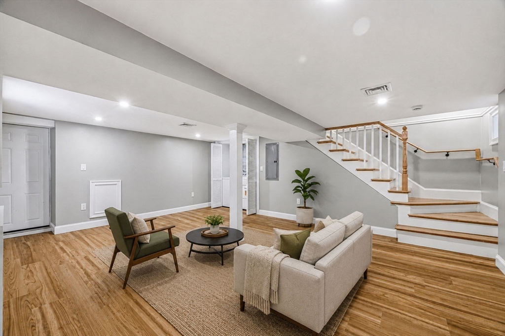 63 Russell Rd
