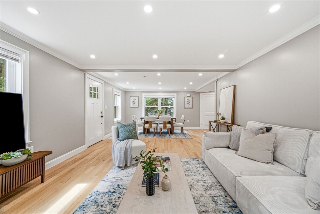 63 Russell Rd