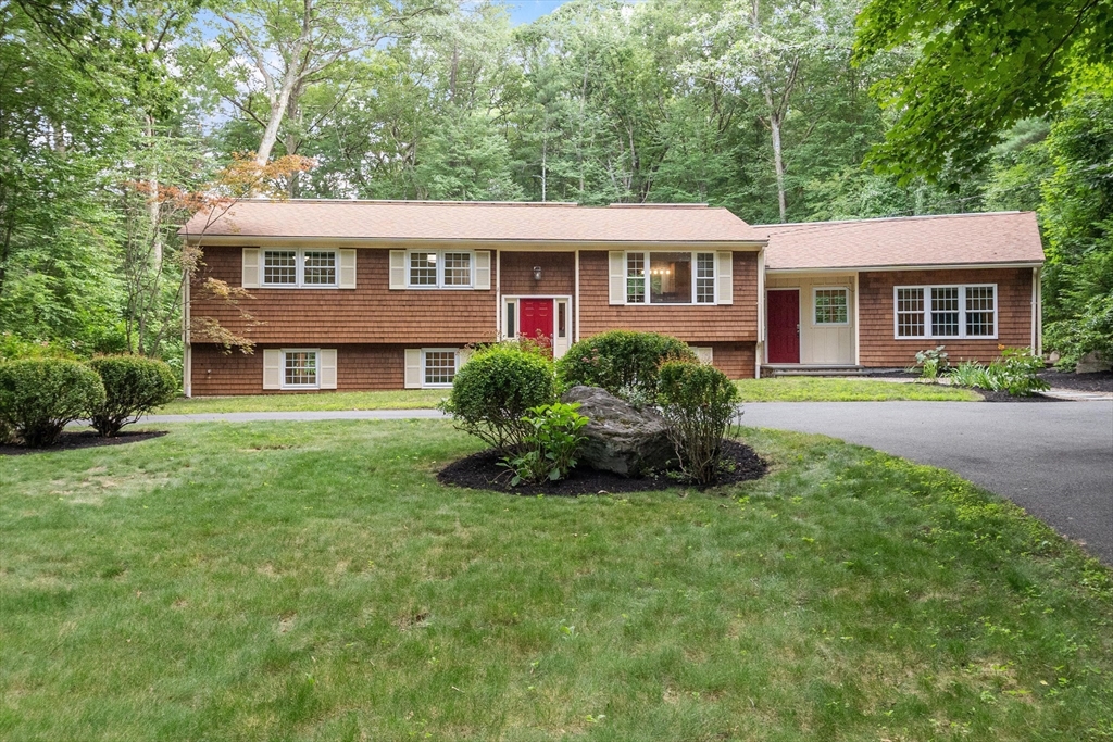 67 Quaker Ln