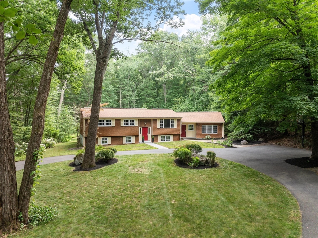 67 Quaker Ln