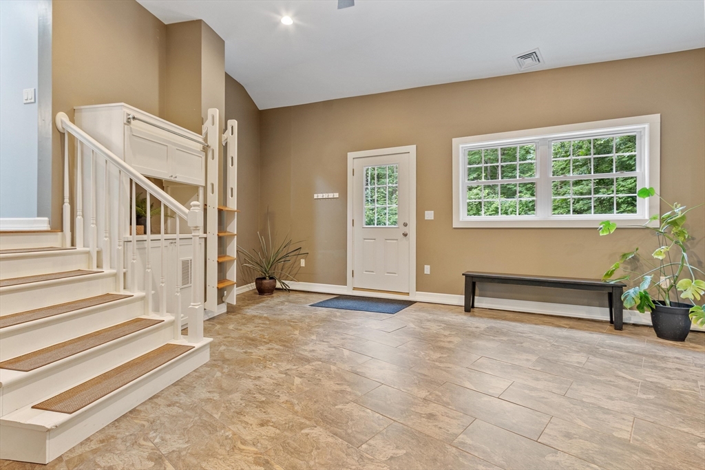 67 Quaker Ln