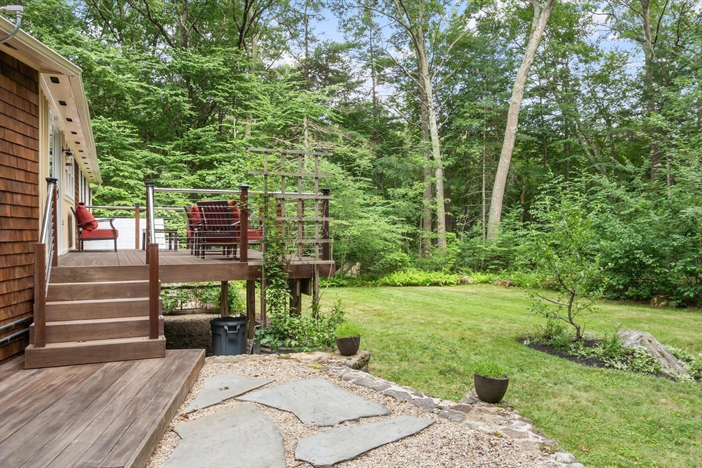 67 Quaker Ln