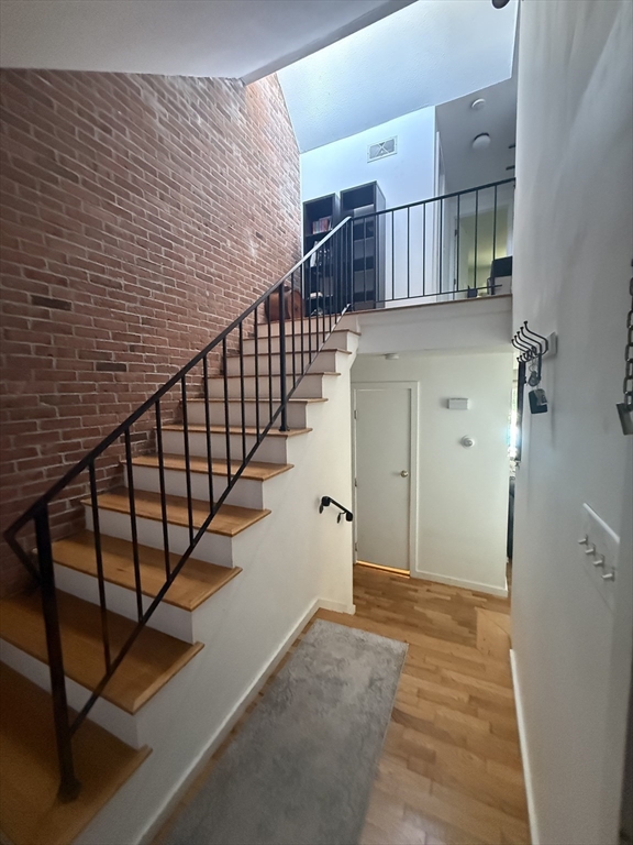 399 Great Rd # 4