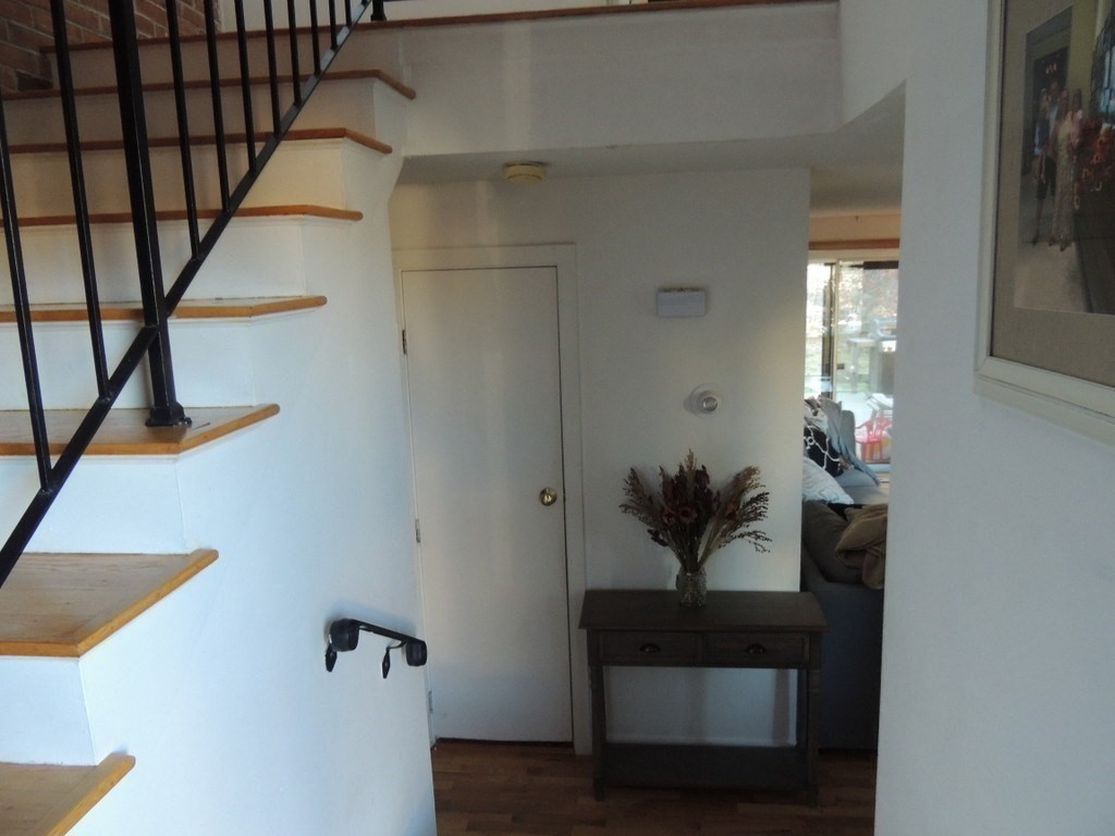 399 Great Rd # 4