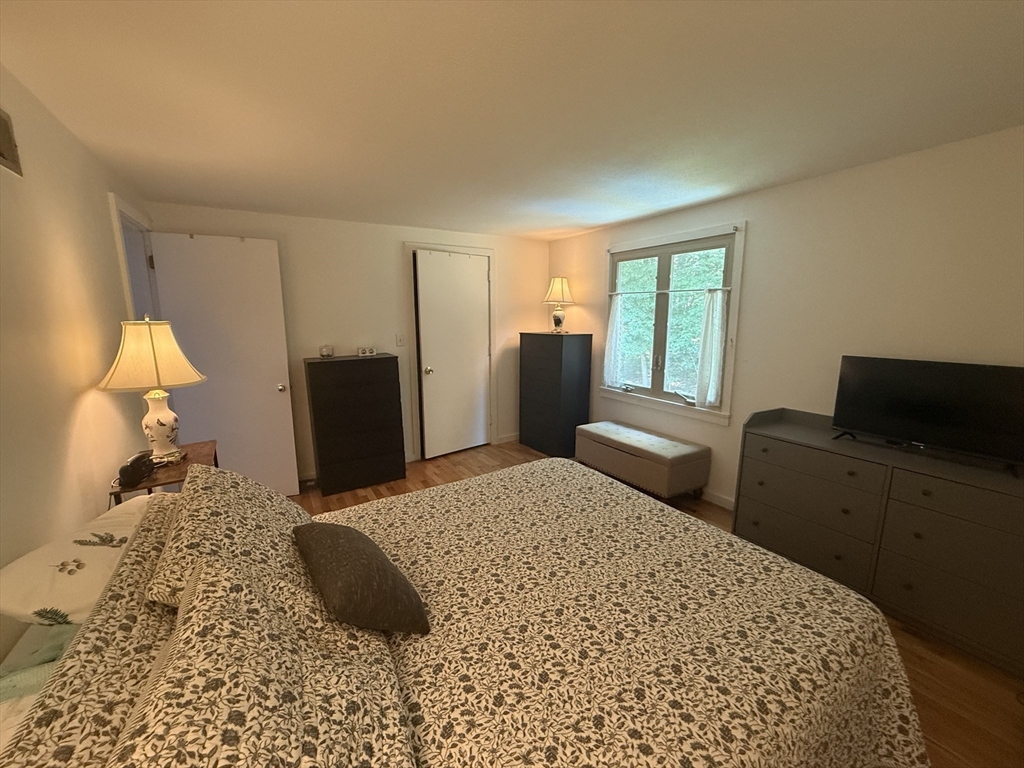 399 Great Rd # 4