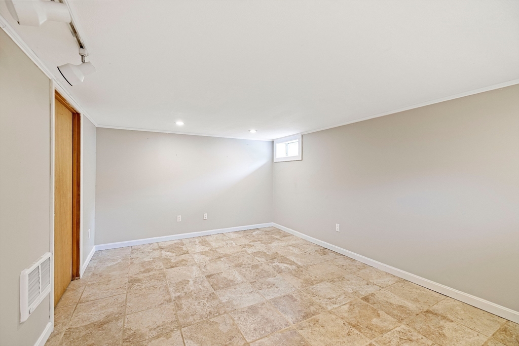 42 Neillian Street # 42
