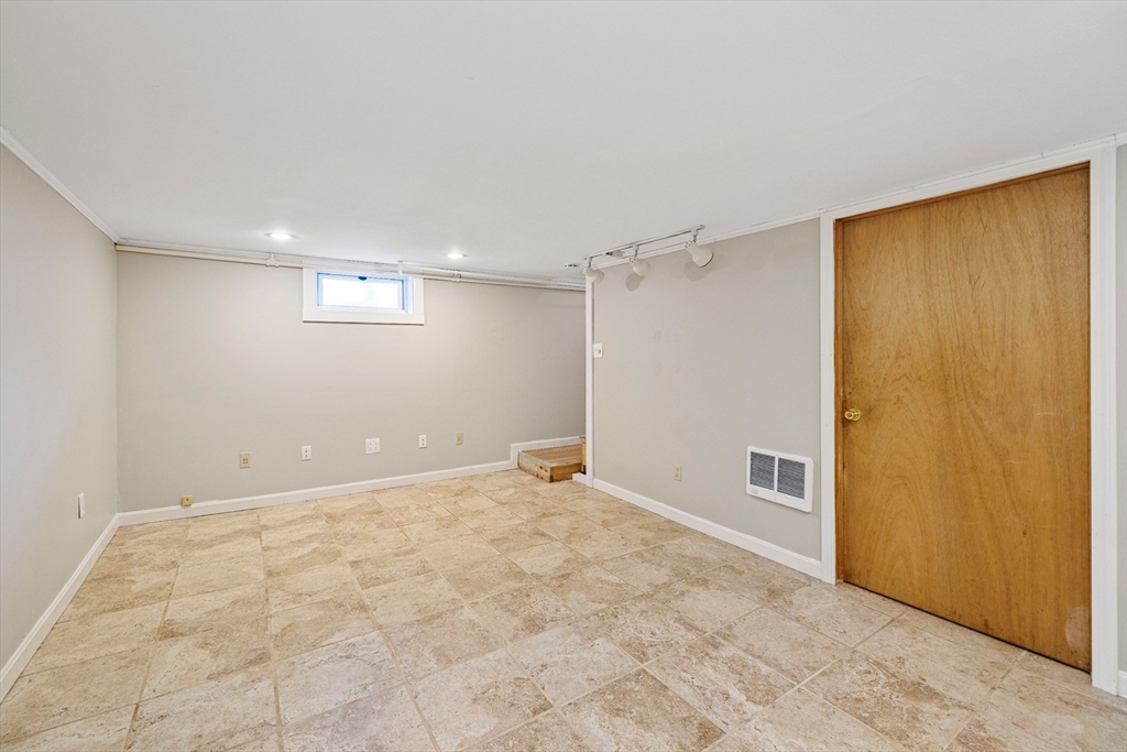 42 Neillian Street # 42