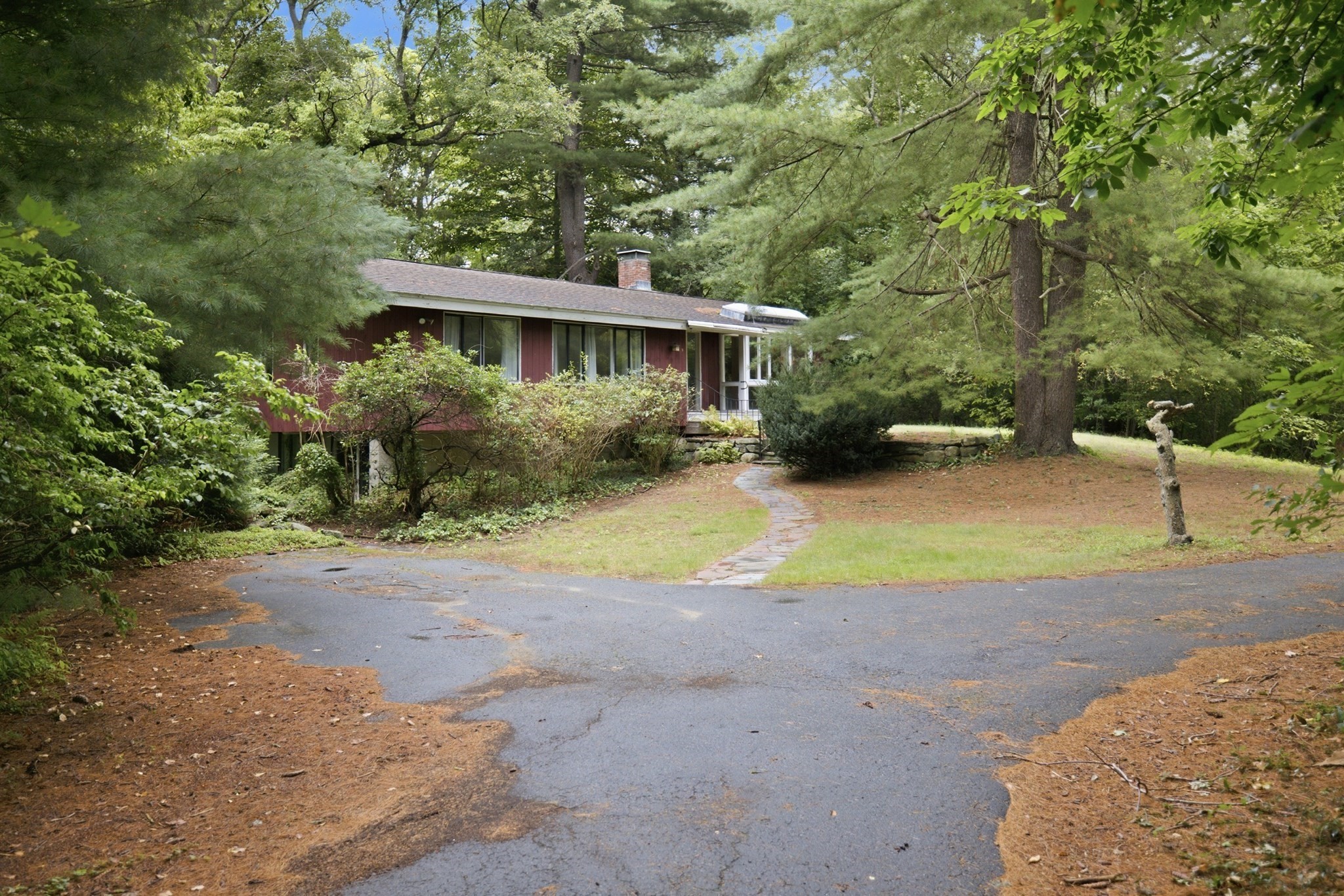 9 Peacock Farm Road