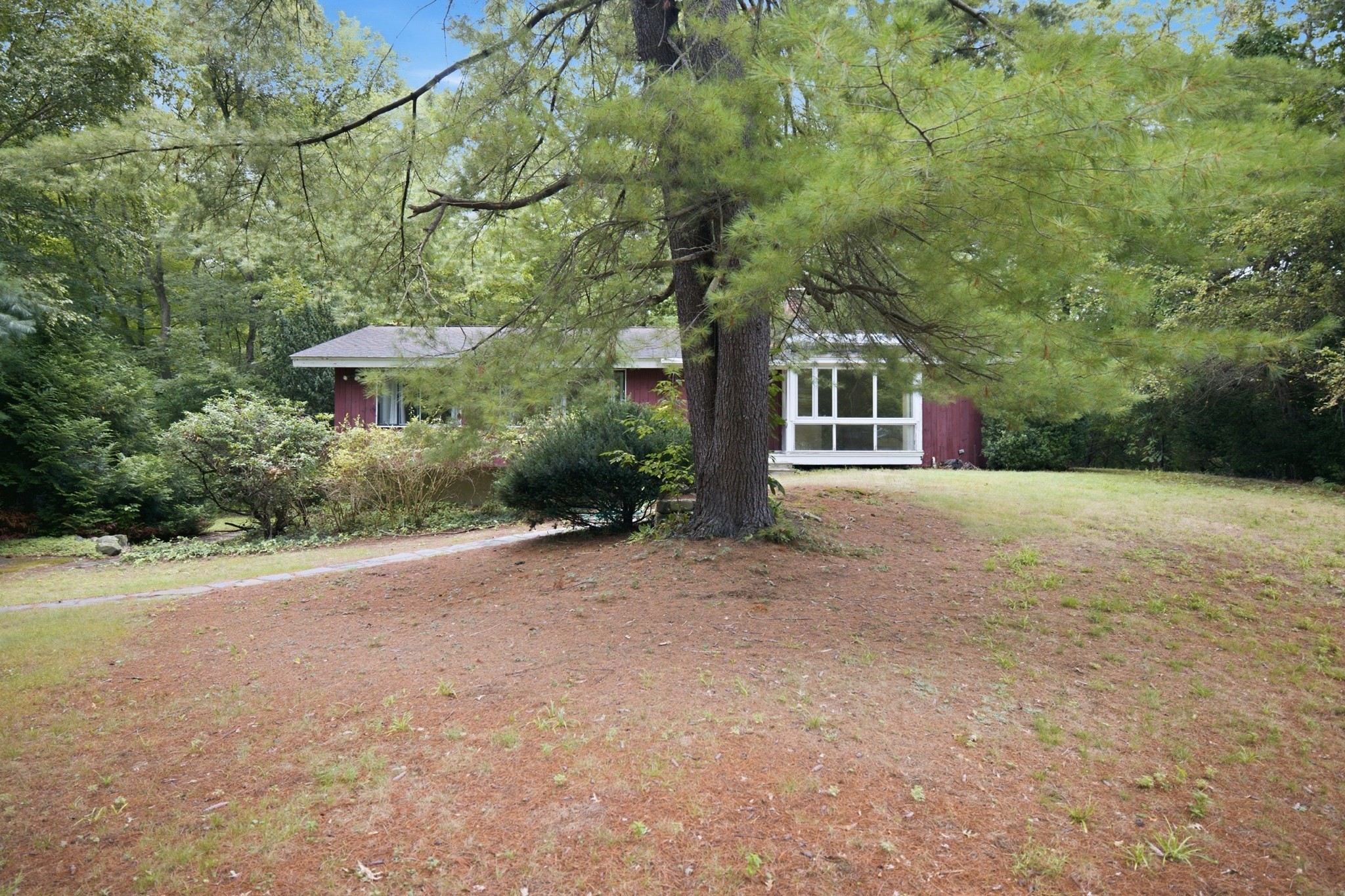 9 Peacock Farm Road