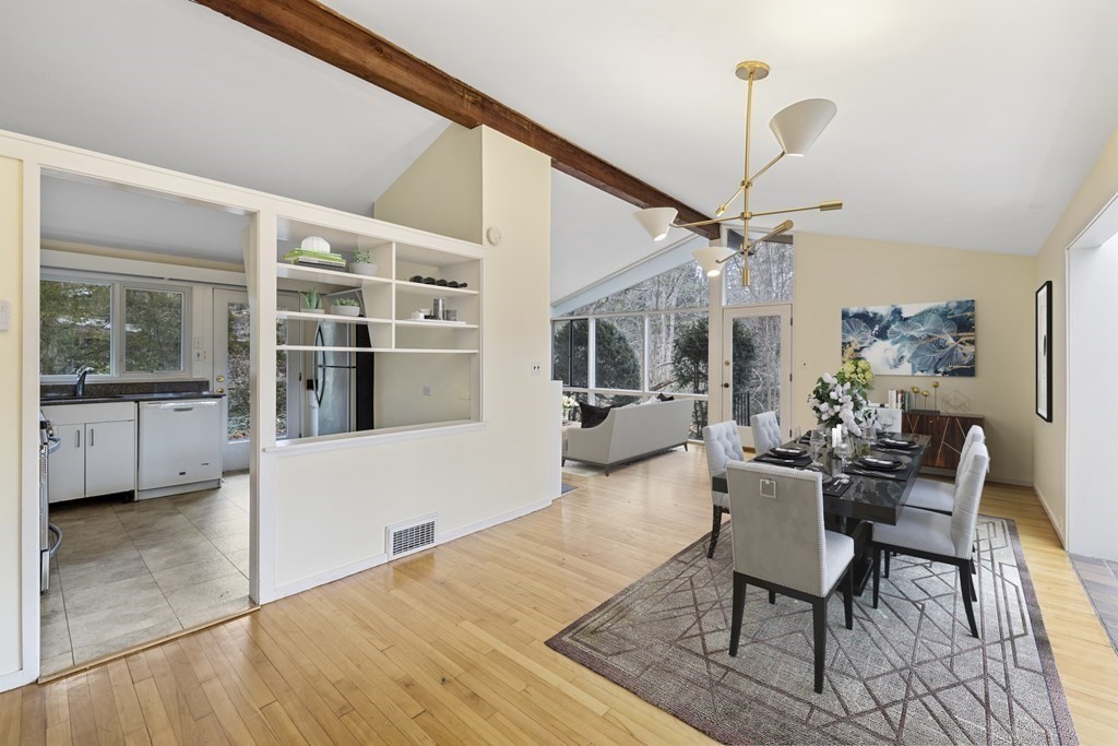 9 Peacock Farm Road