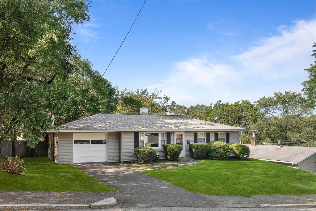 9 Upper Joclyn Avenue