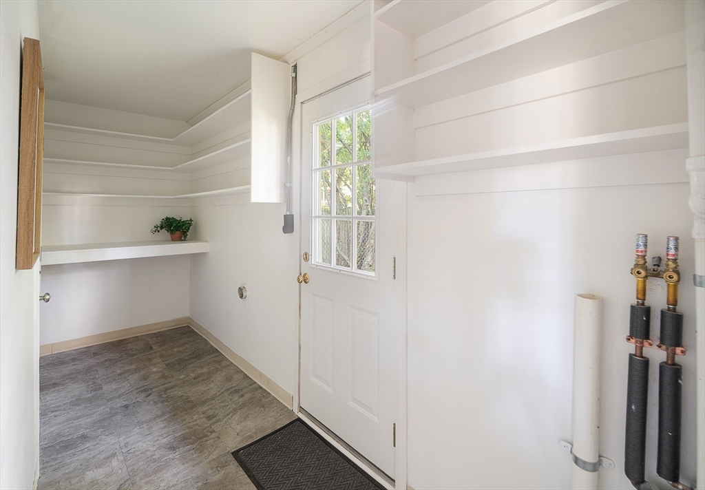9 Upper Joclyn Avenue