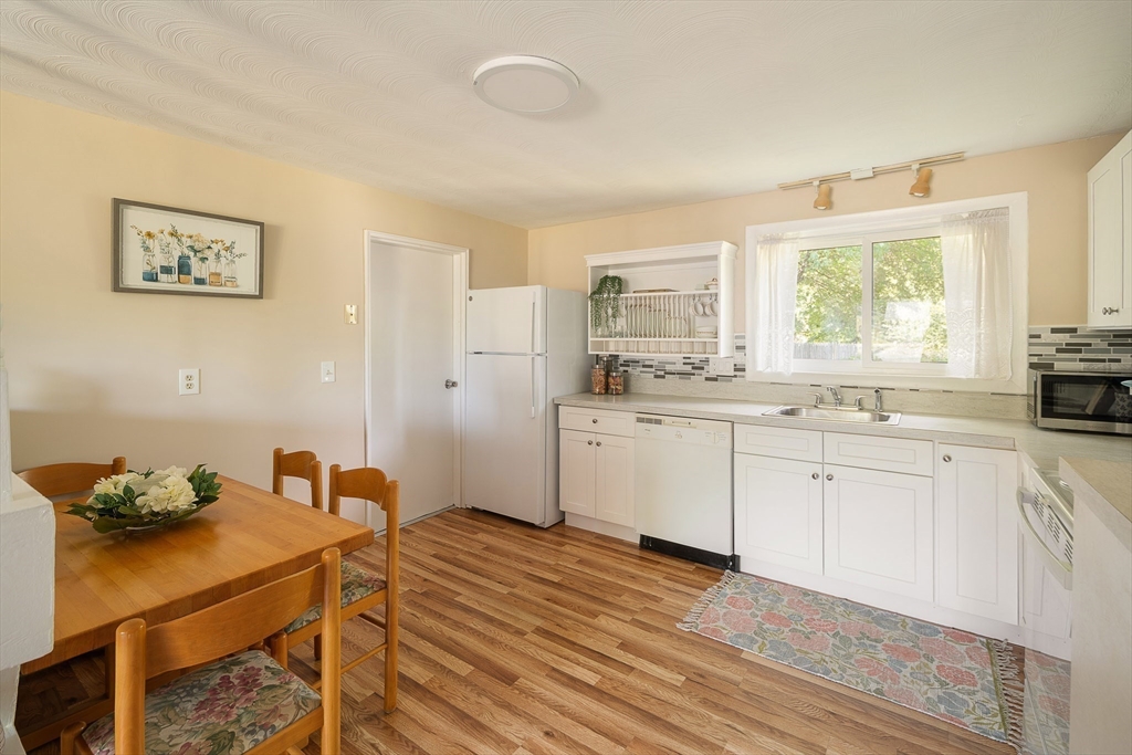 9 Upper Joclyn Avenue