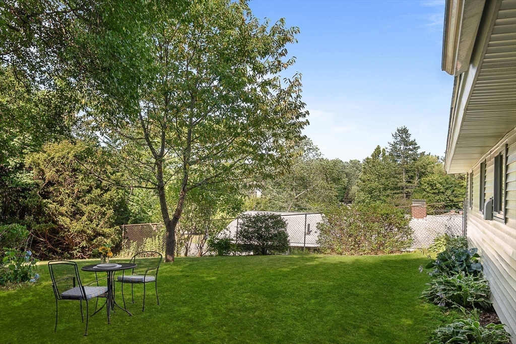 9 Upper Joclyn Avenue
