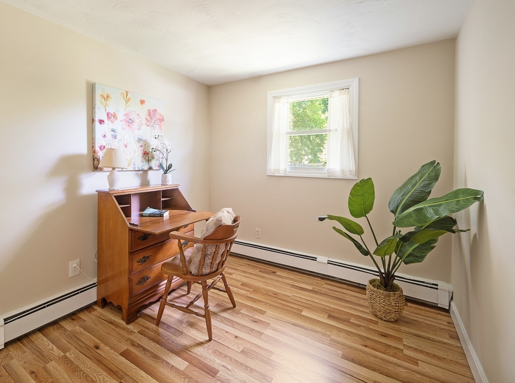 9 Upper Joclyn Avenue
