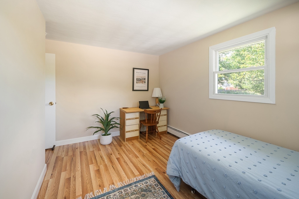 9 Upper Joclyn Avenue