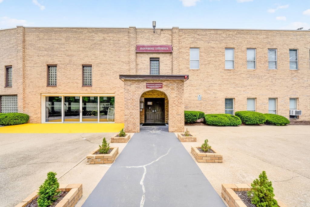 11 Shadowbrook Ln # 22