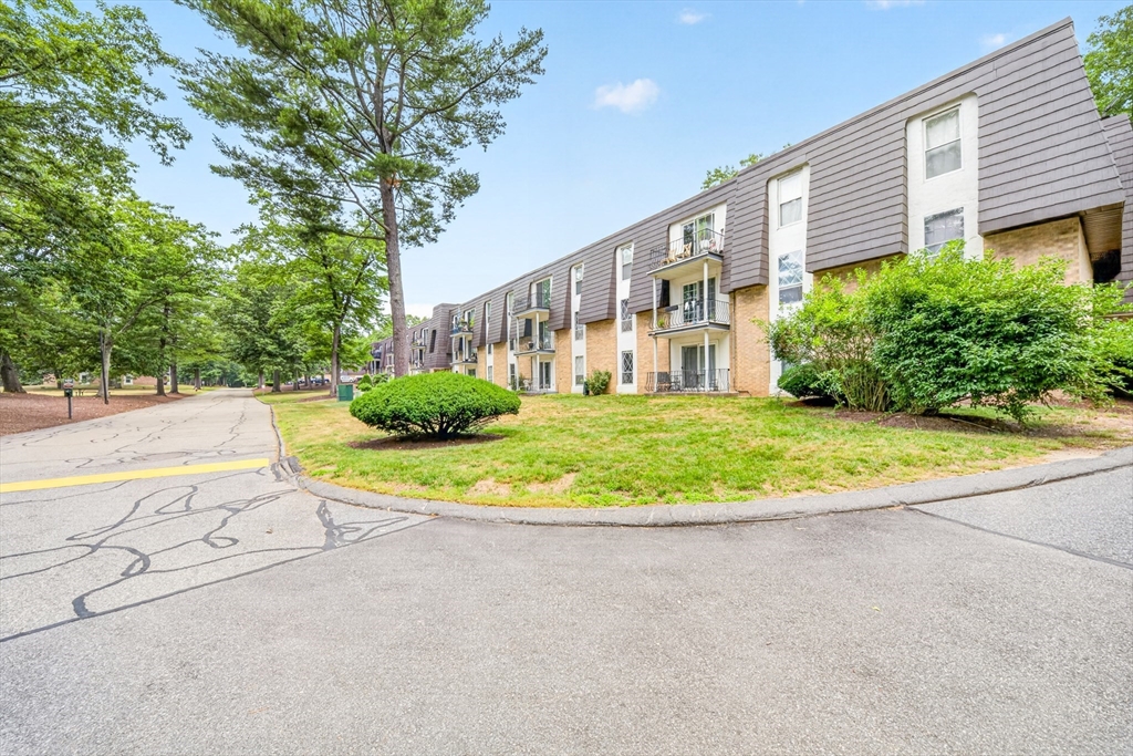 11 Shadowbrook Ln # 22