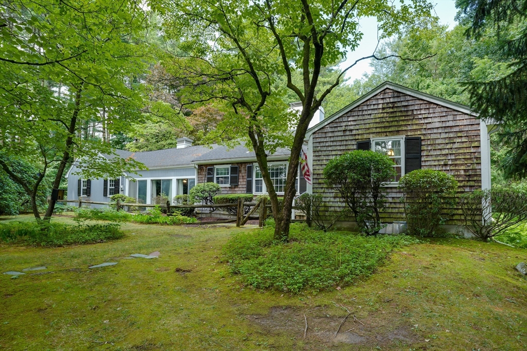 30 Acorn Pl