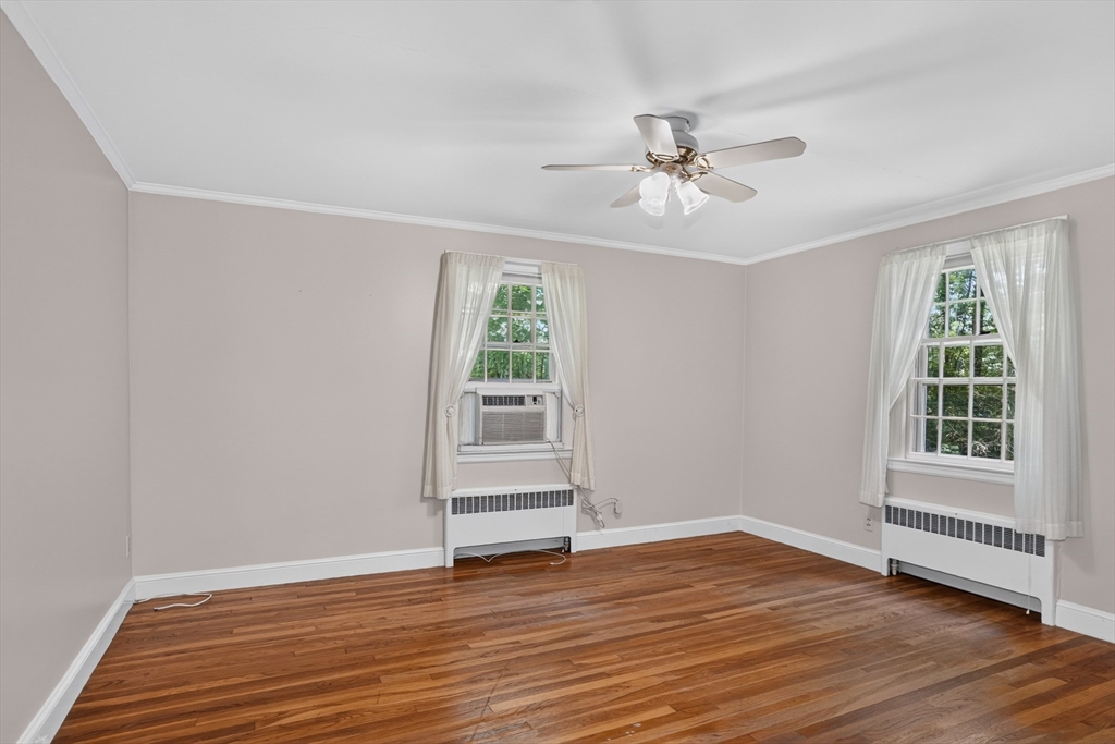 30 Acorn Pl