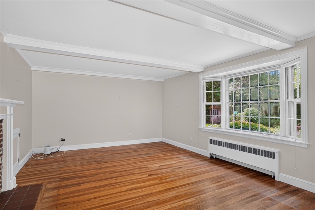 30 Acorn Pl