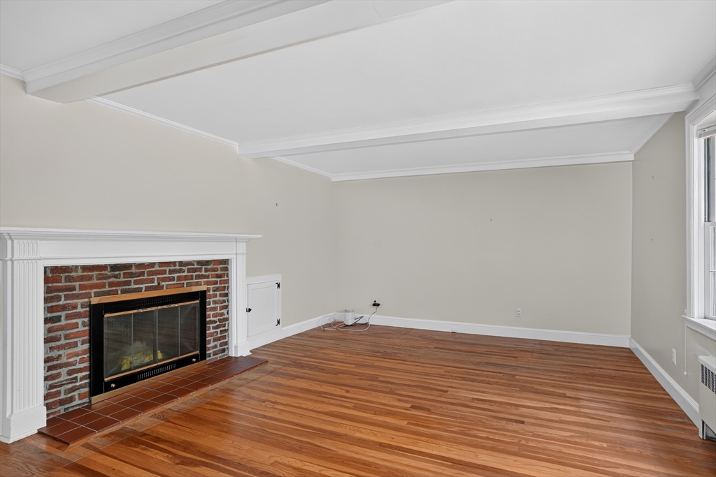 30 Acorn Pl