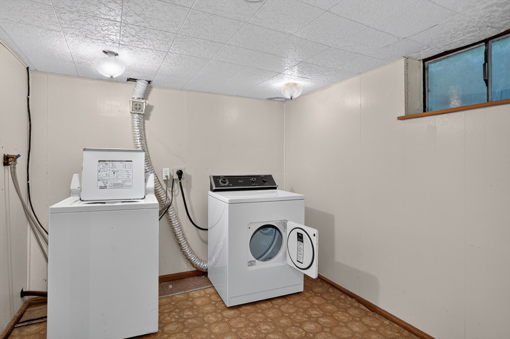 30 Acorn Pl