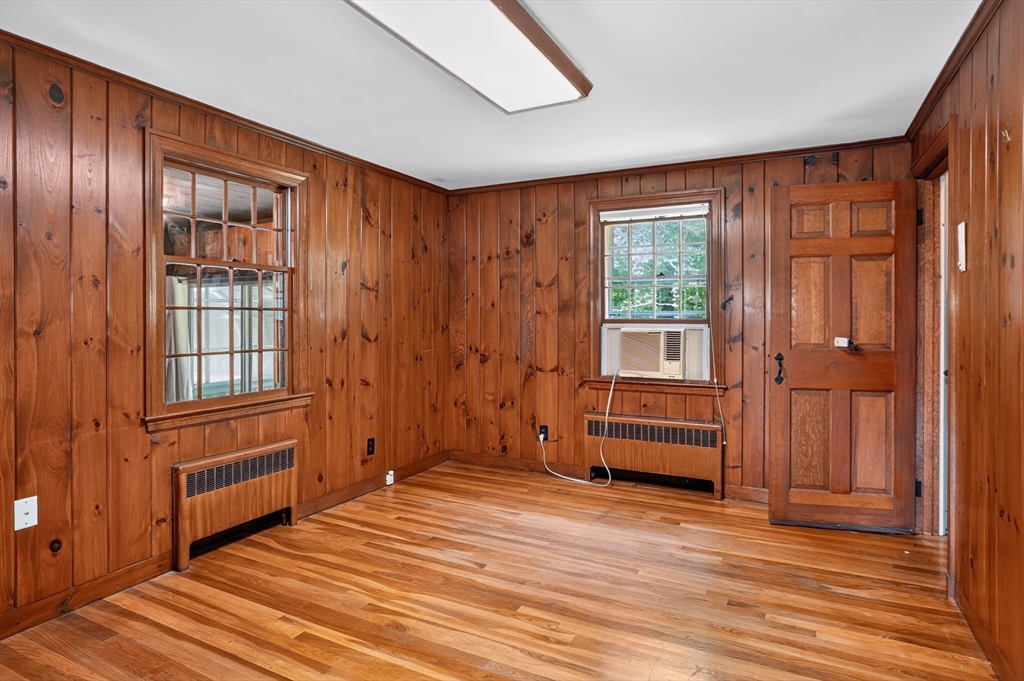 30 Acorn Pl