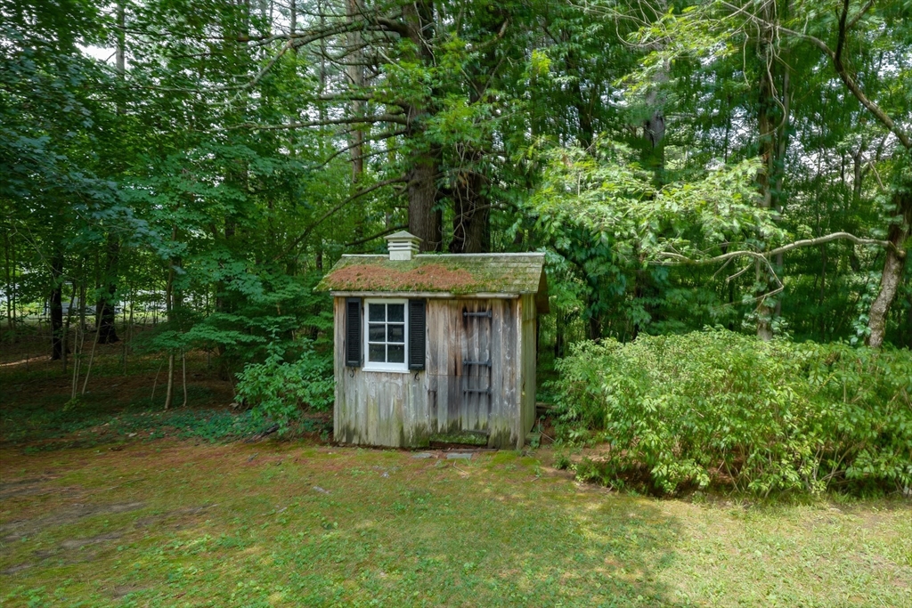30 Acorn Pl
