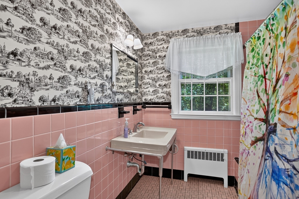 30 Acorn Pl