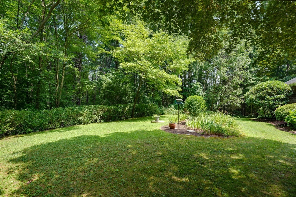30 Acorn Pl