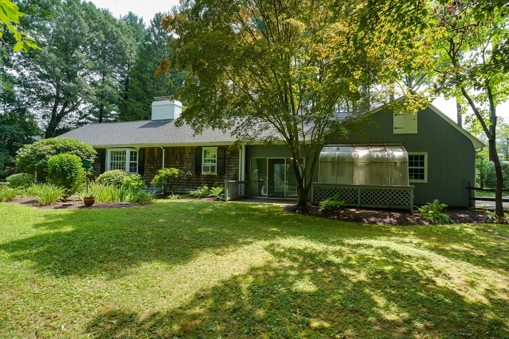 30 Acorn Pl