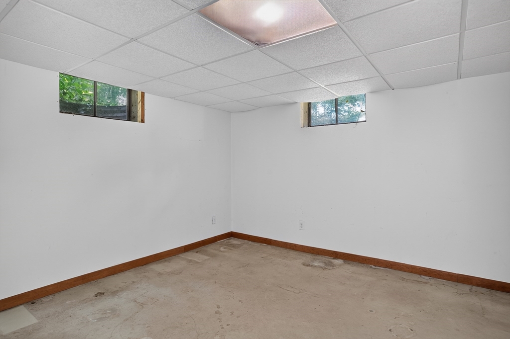 30 Acorn Pl