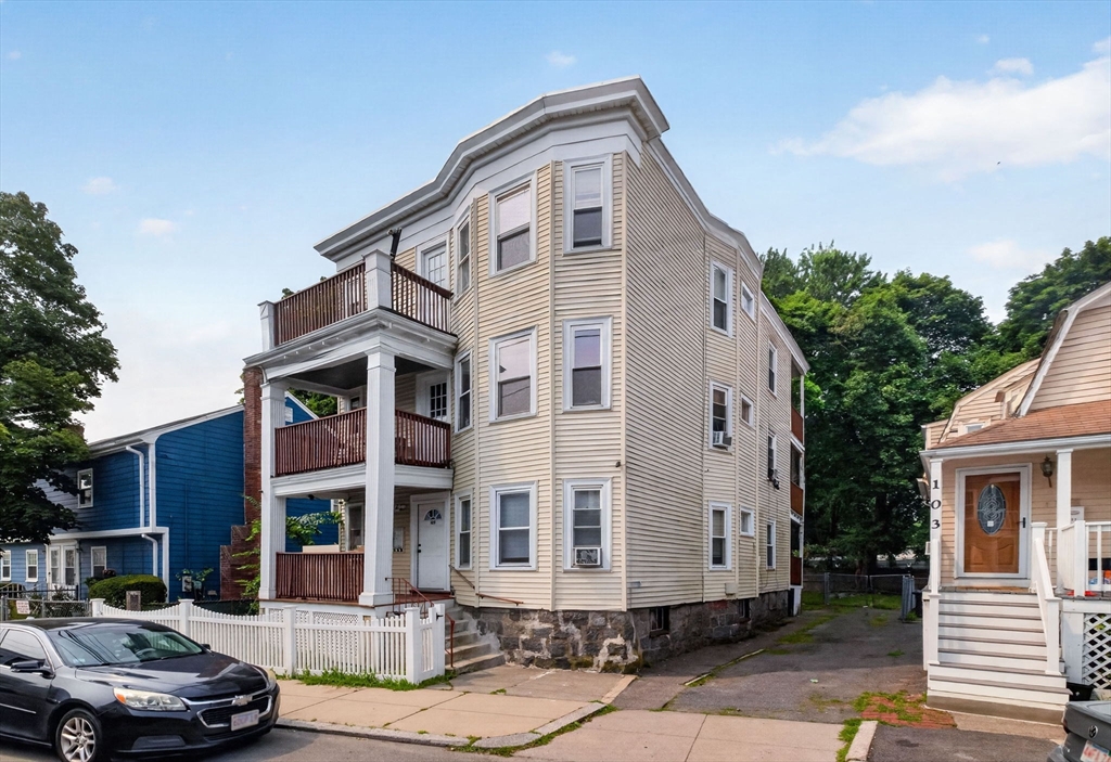 109 Capen St