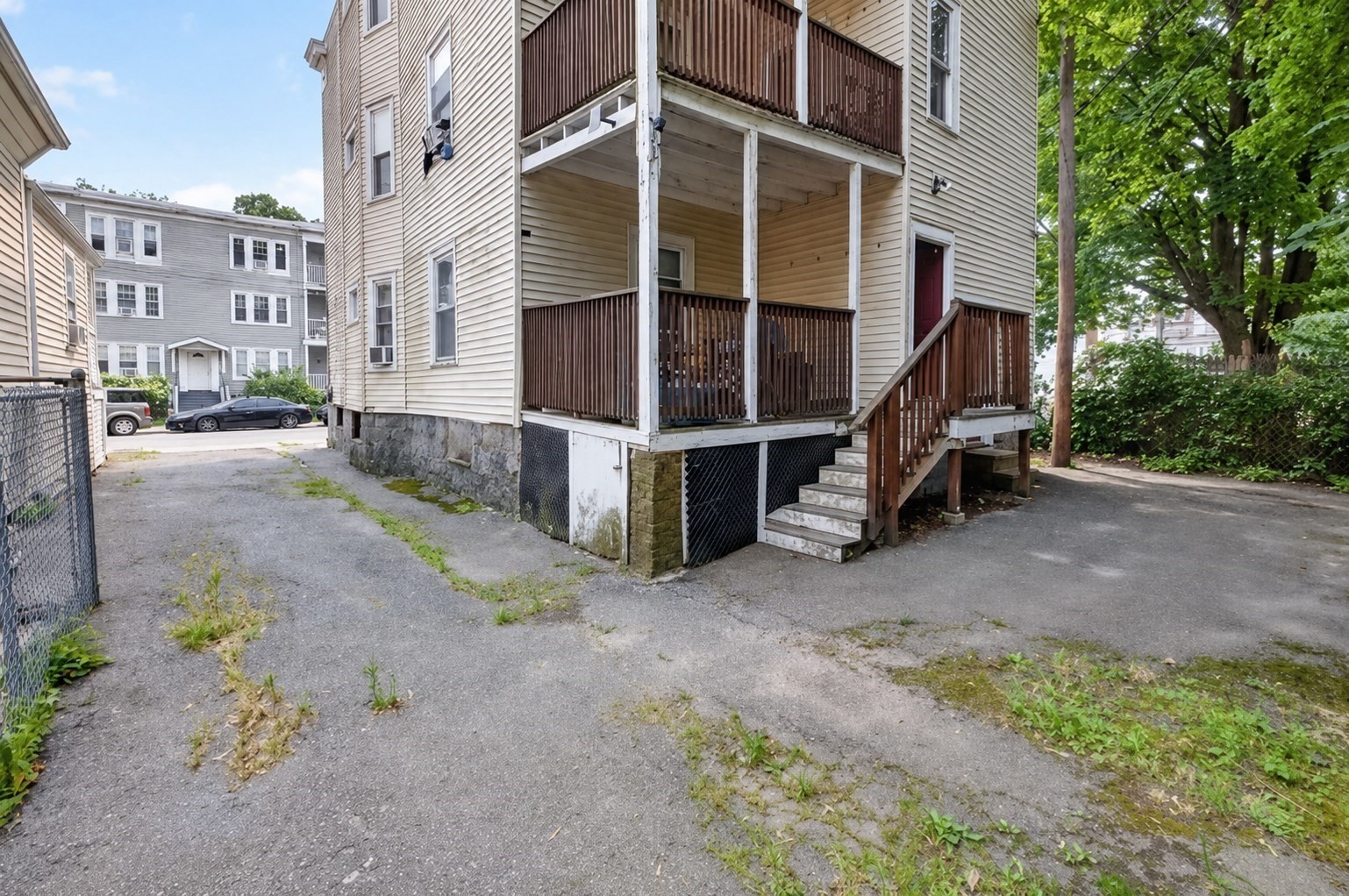 109 Capen St