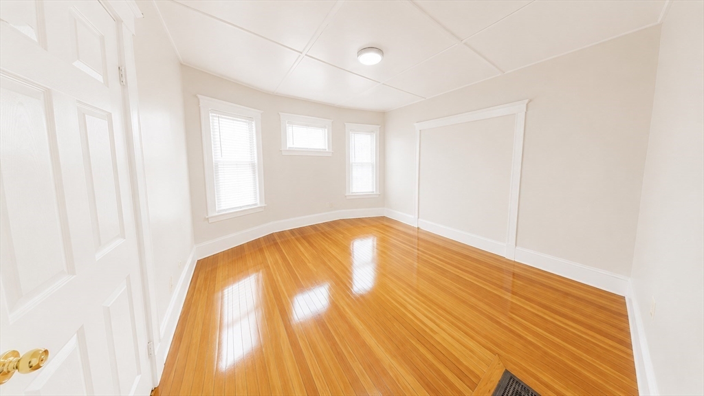 109 Capen St