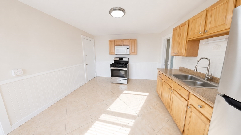 109 Capen St