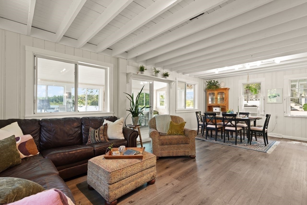 44 Lakeshore Dr