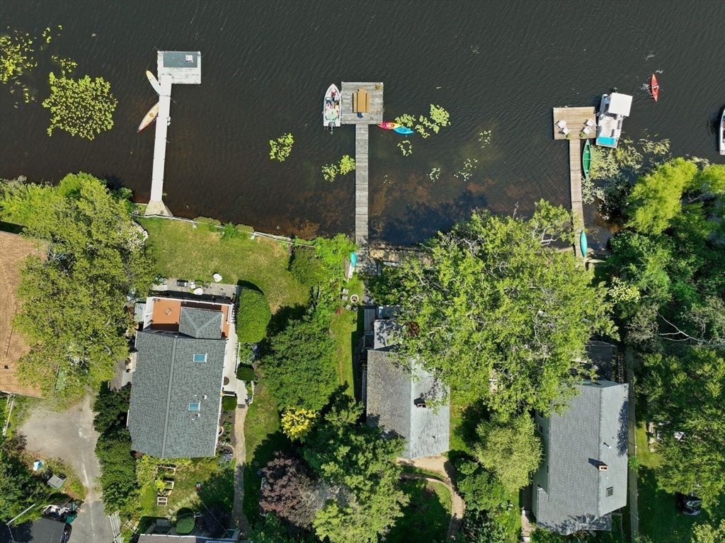 44 Lakeshore Dr