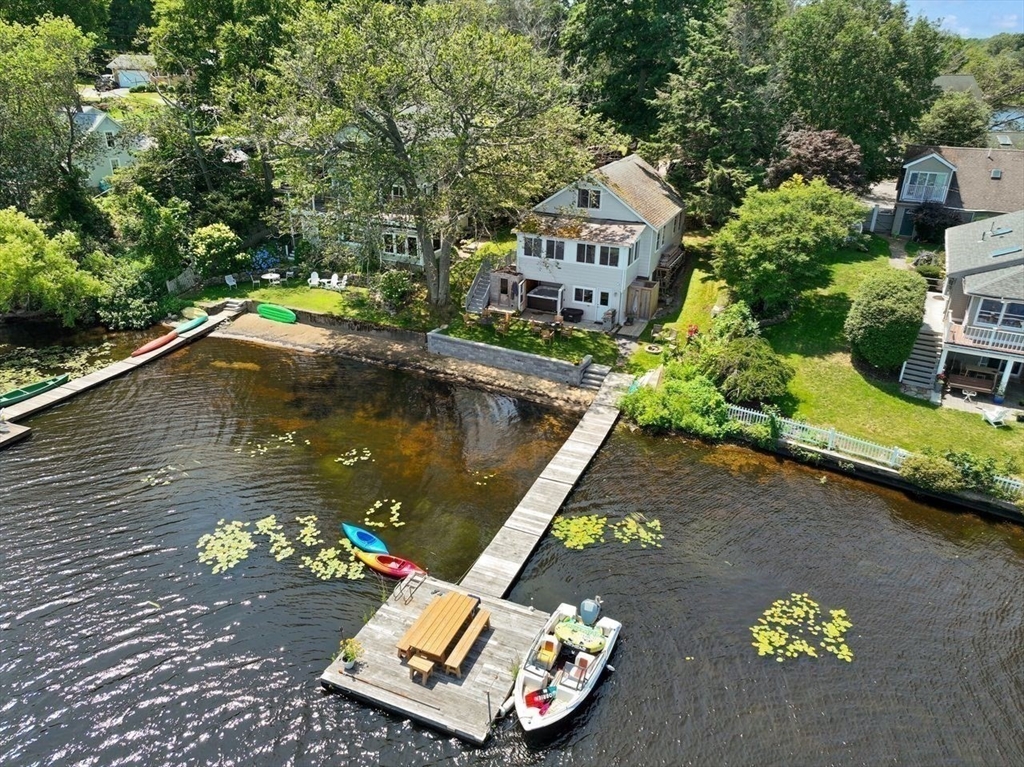 44 Lakeshore Dr