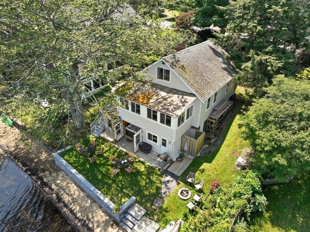 44 Lakeshore Dr