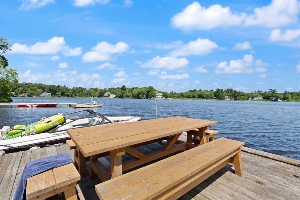 44 Lakeshore Dr