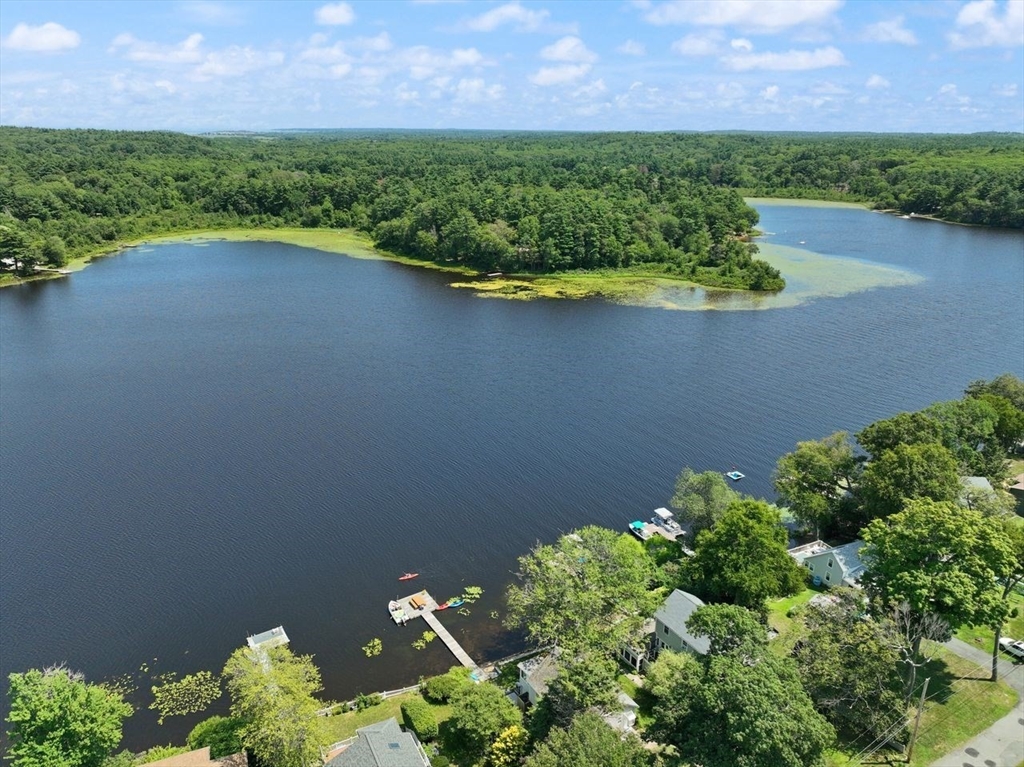 44 Lakeshore Dr
