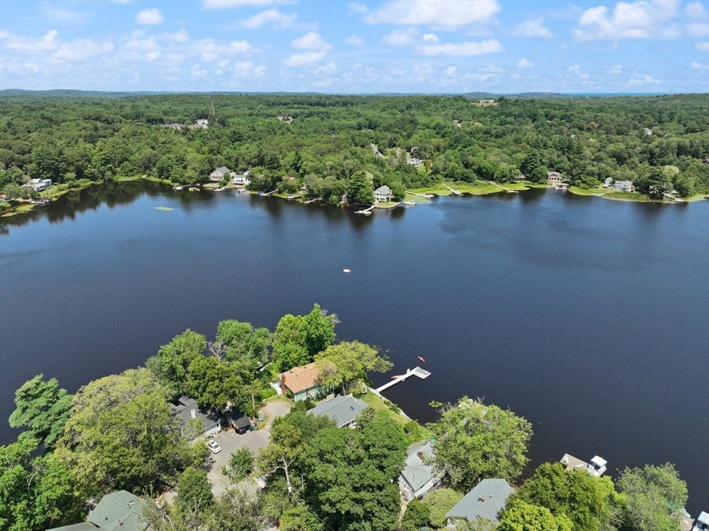 44 Lakeshore Dr