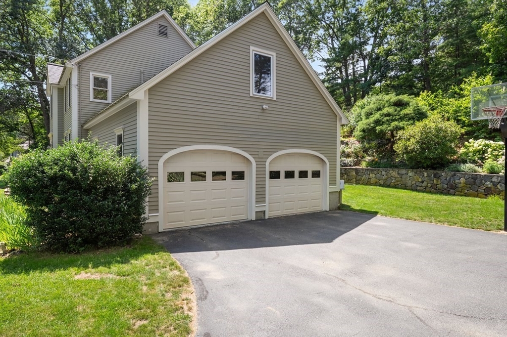 77 Tadmuck Road
