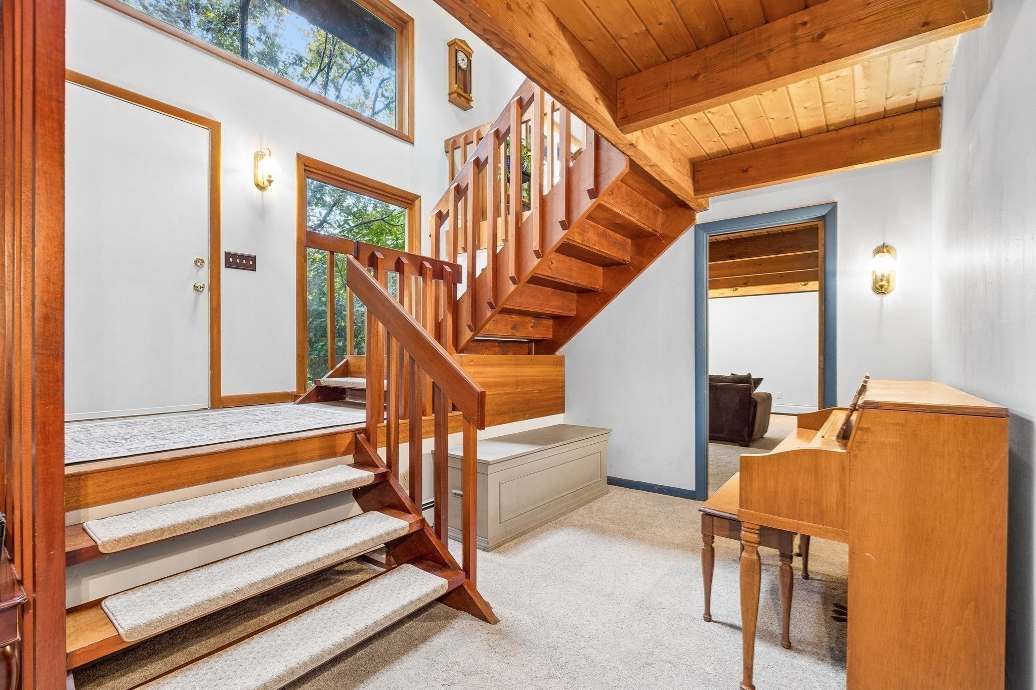 10 Lowell Dr